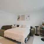 Διαμέρισμα Modern Centre Just Steps From Mirabell Palace