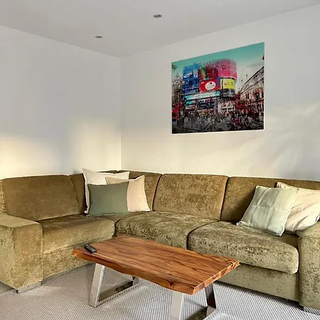 Modern - Perfectly Located Apartment *