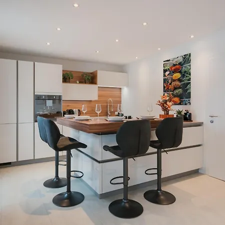 Modern Centre Just Steps From Mirabell Palace *