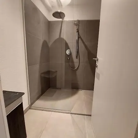 Modern - Perfectly Located *